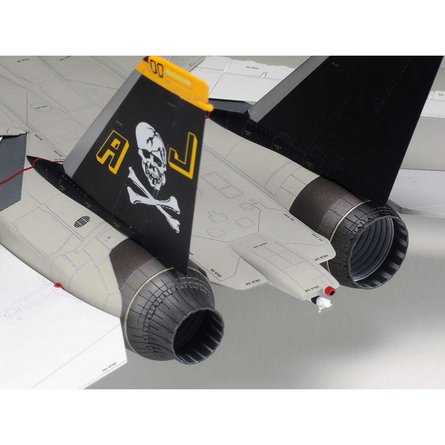 
                  
                    TAMIYA 1/48 SCALE GRUMMAN F-14A TOMCAT™ SELF BUILD KIT
                  
                