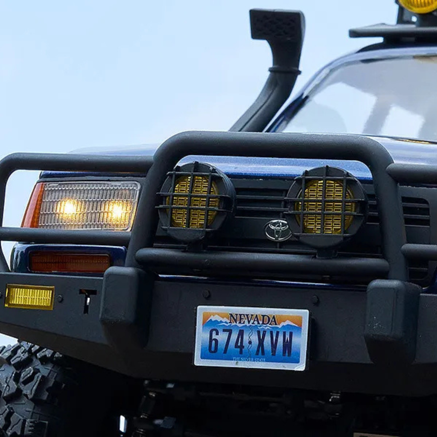 
                  
                    FMS 1:10 FCX10 PRO Brushless Toyota Land Cruiser LC80 RS V2
                  
                