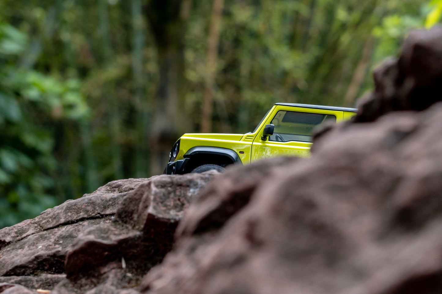 
                  
                    FMS 1/12 Suzuki Jimny 4WD Crawler RTR
                  
                