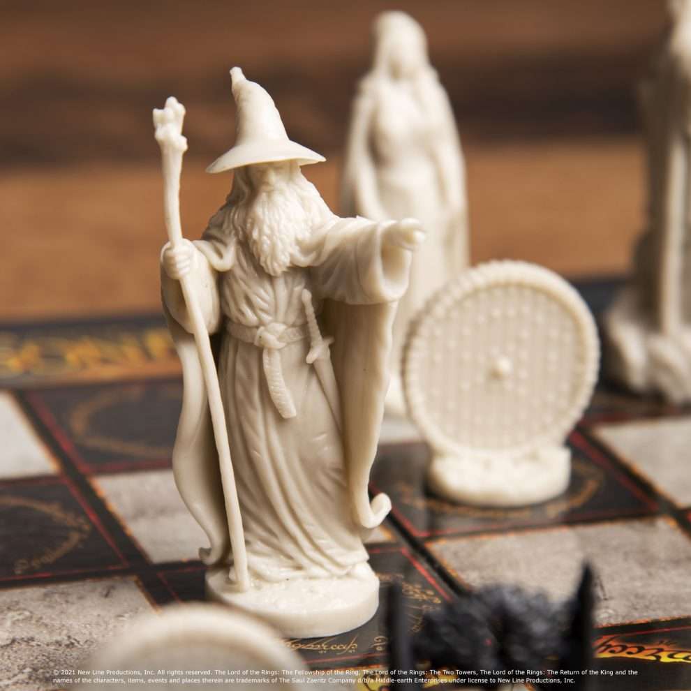 
                  
                    LORD OF THE RINGS Chess Set: Battle For Middle-Earth
                  
                