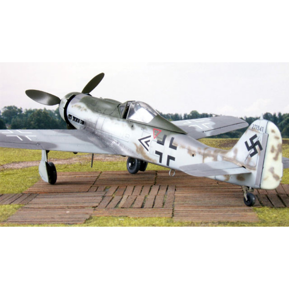 
                  
                    TAMIYA FOCKE-WULF FW190 D-9 SELF BUILD KIT
                  
                